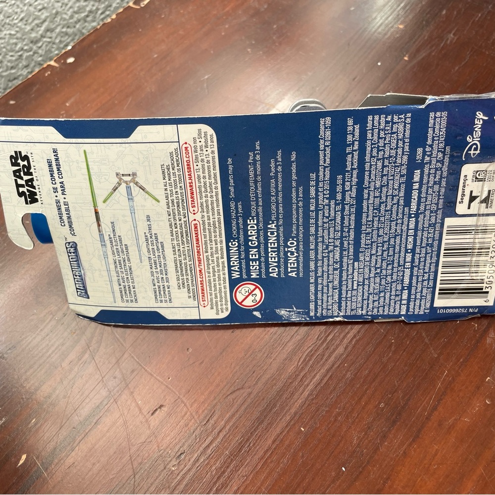 Star Wars Bladebuilders Anakin Skywalker Blue and Silver Lightsaber - Picture 5 of 11